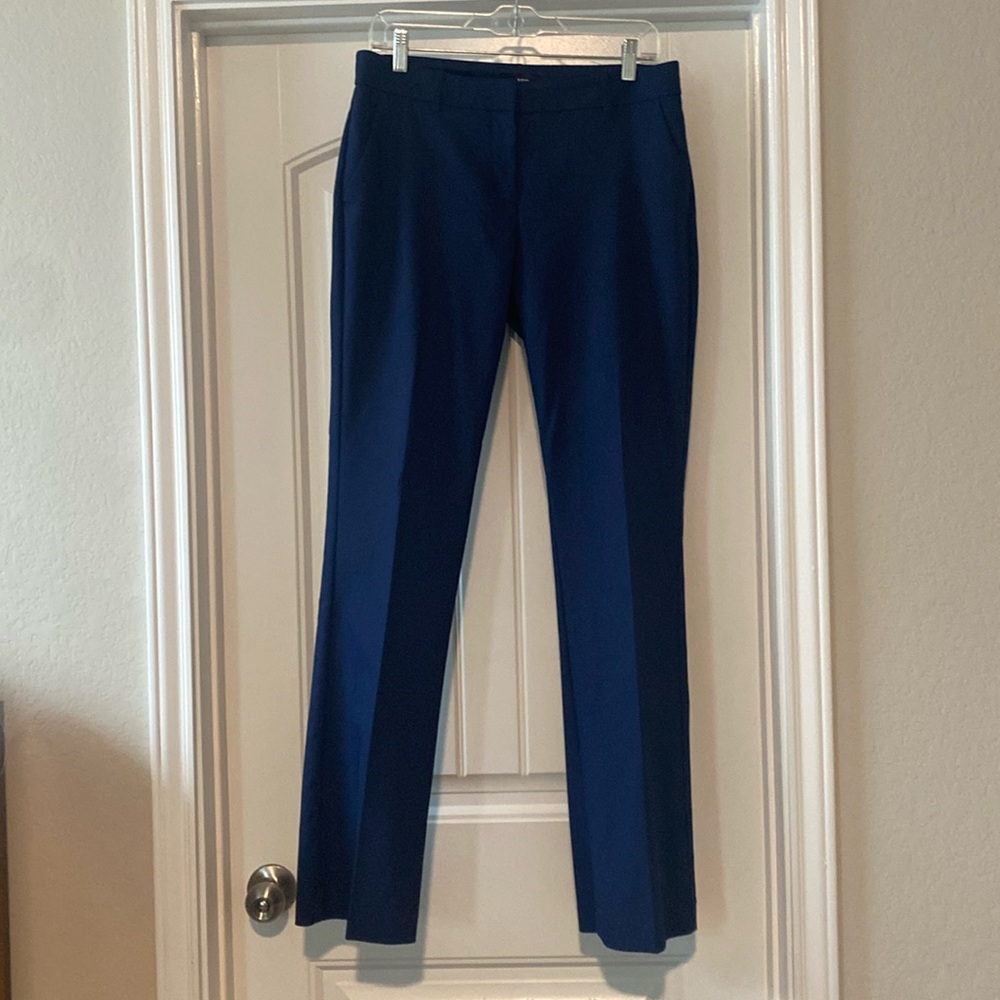 Express- Navy Blue columnist barely bootcut mid-rise women’s size 8 pant
